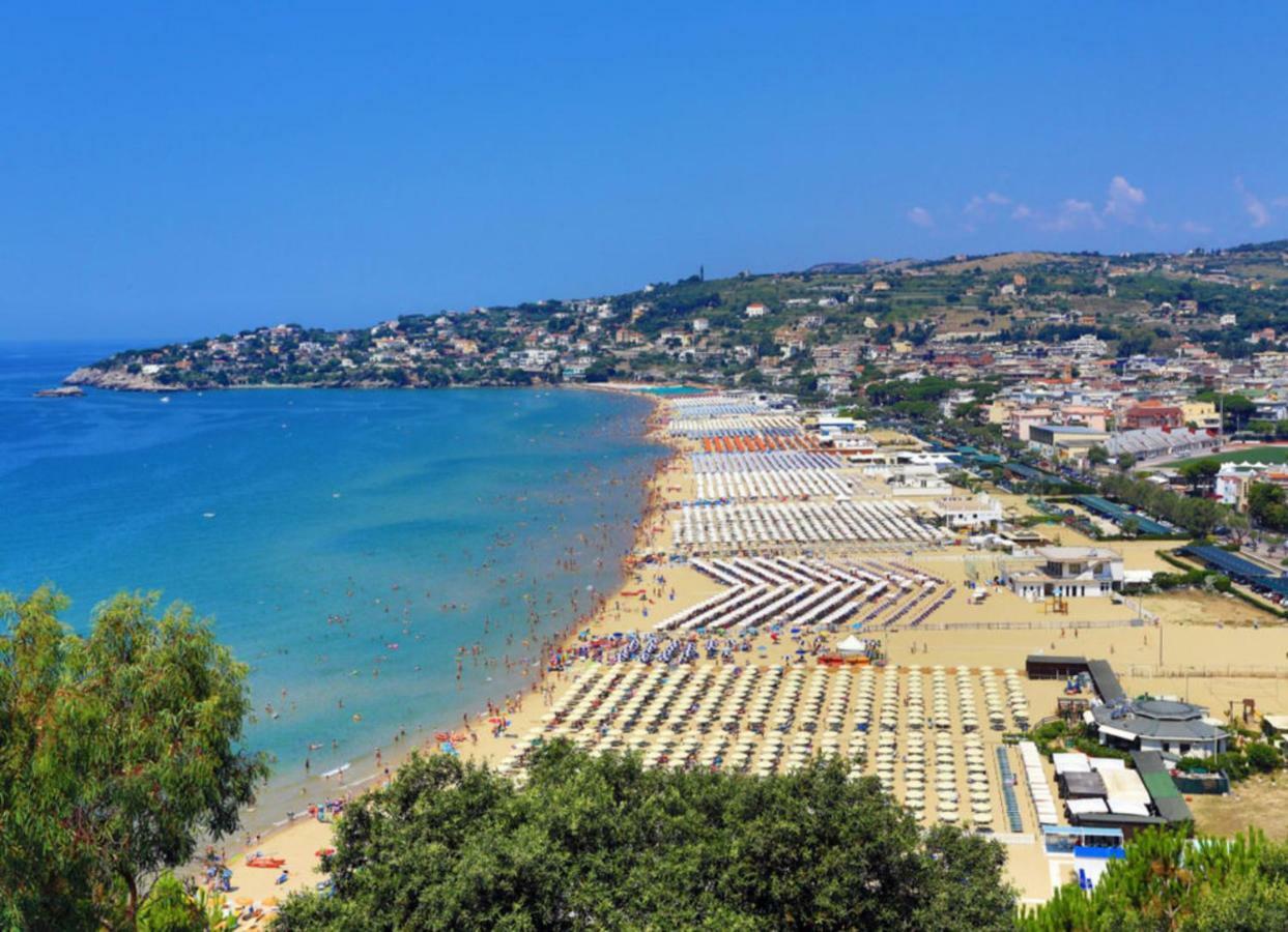 Nari Bed&Breakfast Gaeta Exterior foto